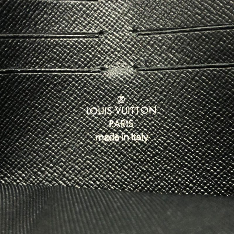 Louis Vuitton Monogram Eclipse Pochette Voyage MM (SHG-gbi7pV) - Image 6