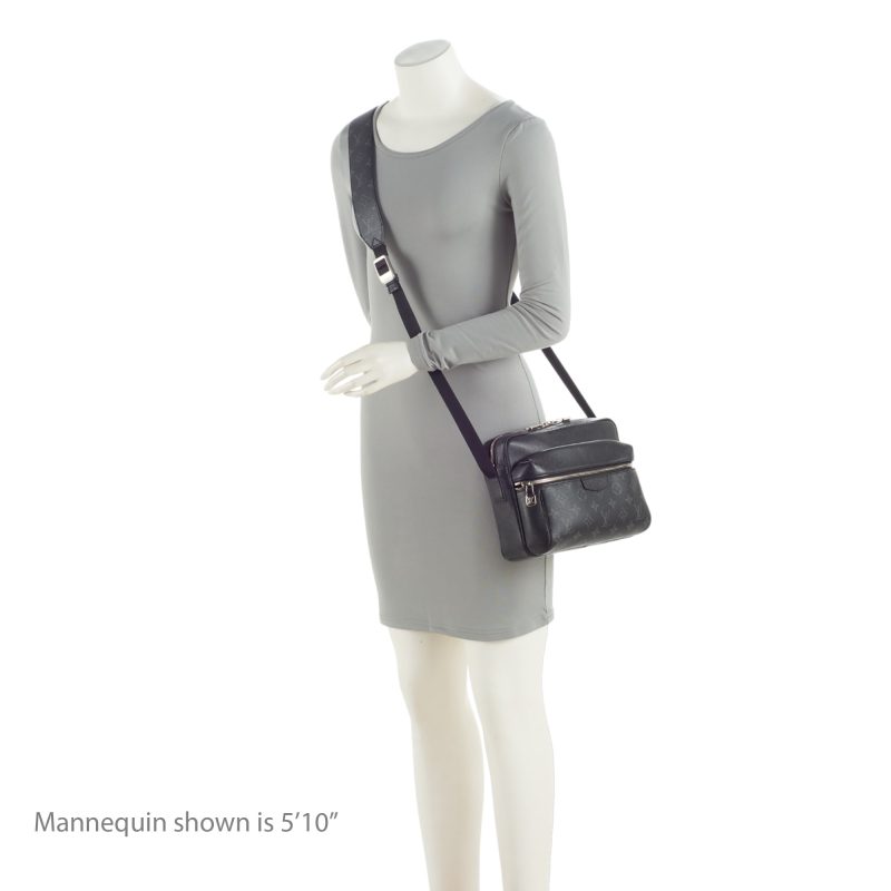 Louis Vuitton Monogram Eclipse Taiga Leather Outdoor Messenger Bag (SHF-u7xRKn) - Image 4