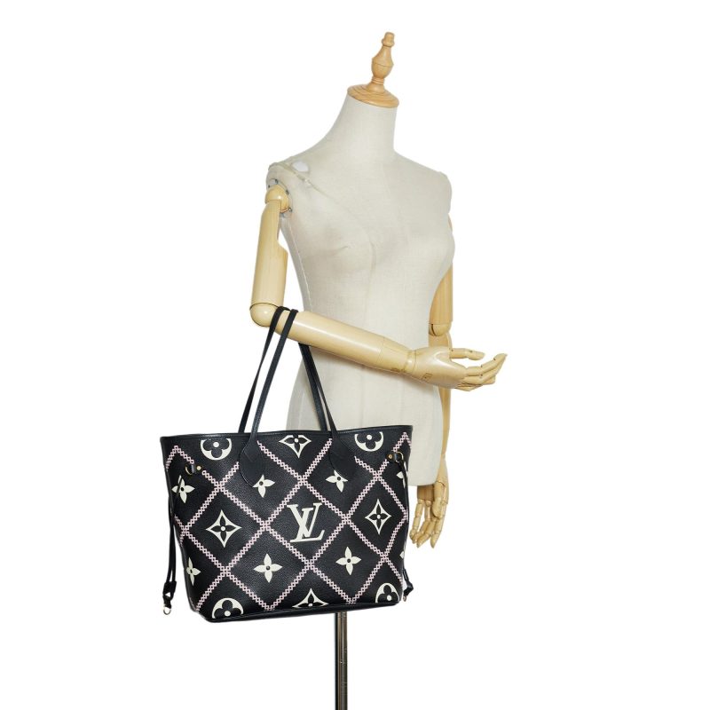 Louis Vuitton Monogram Empreinte Giant Broderies Neverfull MM (SHG-xRWoVc) - Image 4