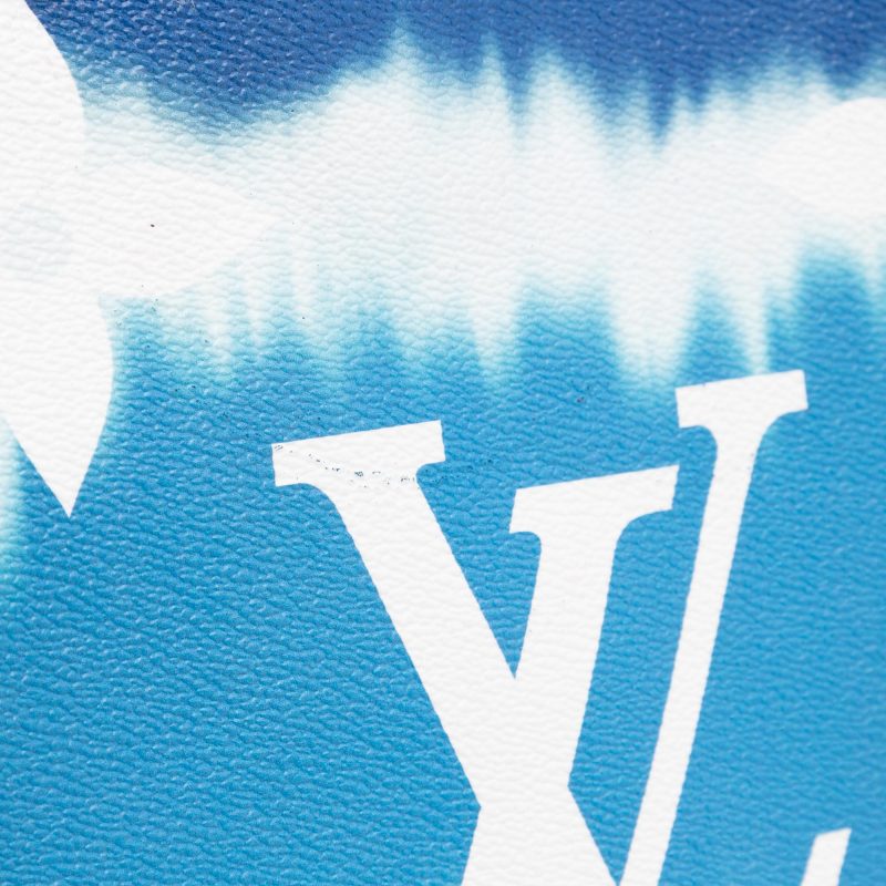 Louis Vuitton Monogram Escale OntheGo GM (SHG-zq74qa) - Image 10