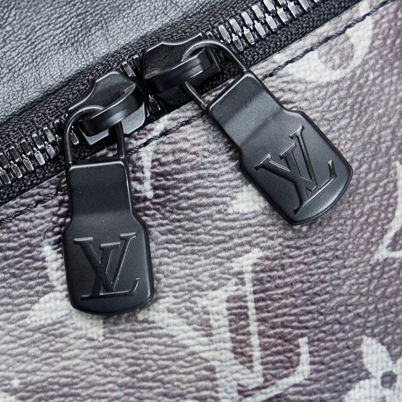 Louis Vuitton Monogram Galaxy Discovery Bum Bag (SHG-tYQSN1) - Image 8