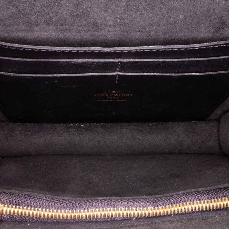Louis Vuitton Monogram Giant Reverse Dauphine Bumbag (SHG-34448) - Image 5