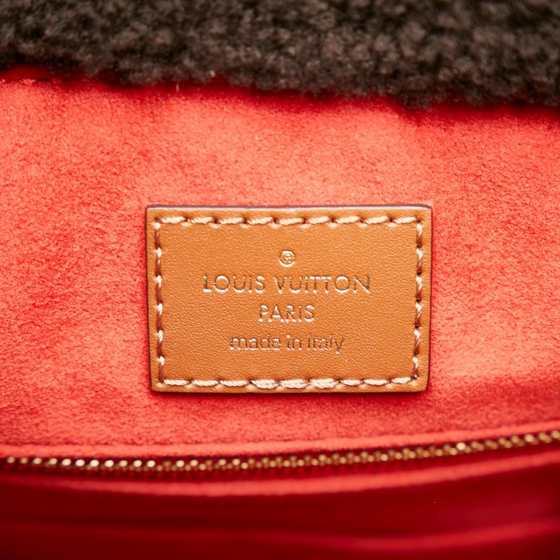Louis Vuitton Monogram Giant Shearling Teddy Onthego GM (SHG-1IVGqB) - Image 6