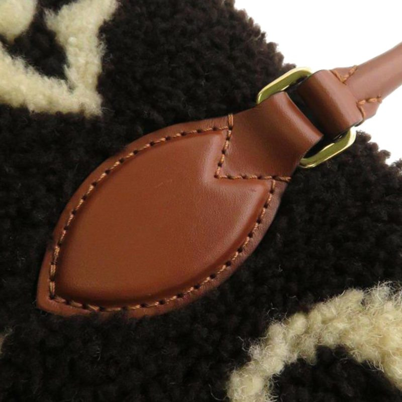 Louis Vuitton Monogram Giant Shearling Teddy Onthego GM (SHG-1IVGqB) - Image 4