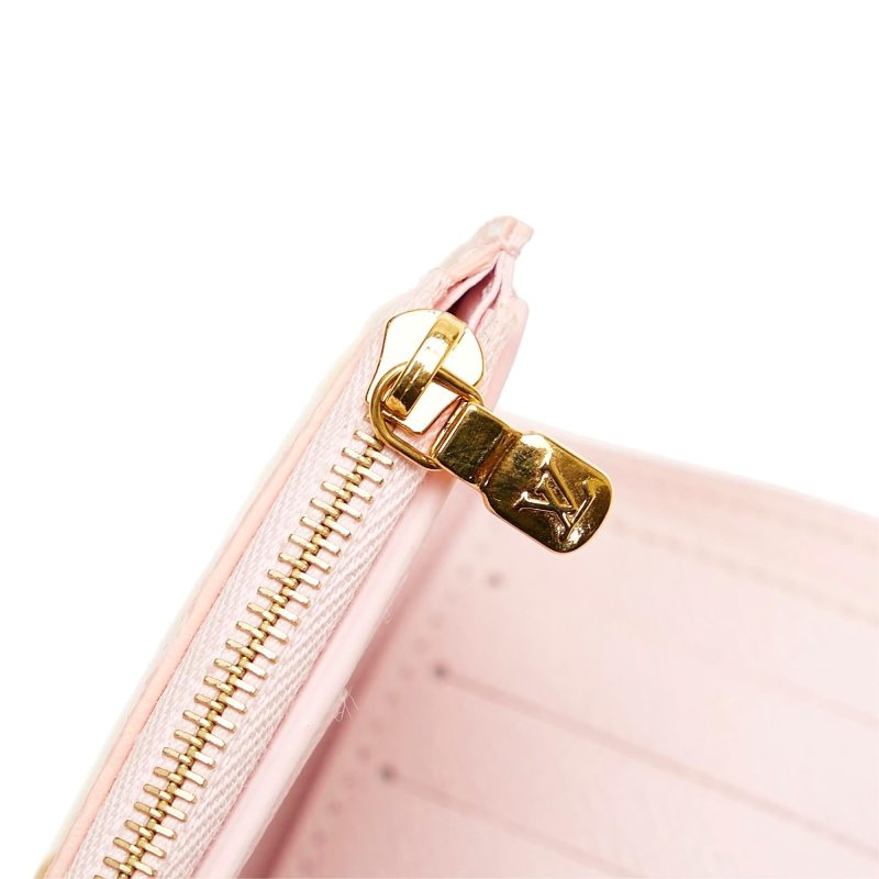 Louis Vuitton Monogram Giant Victorine Wallet (SHG-cKhmPR) - Image 7