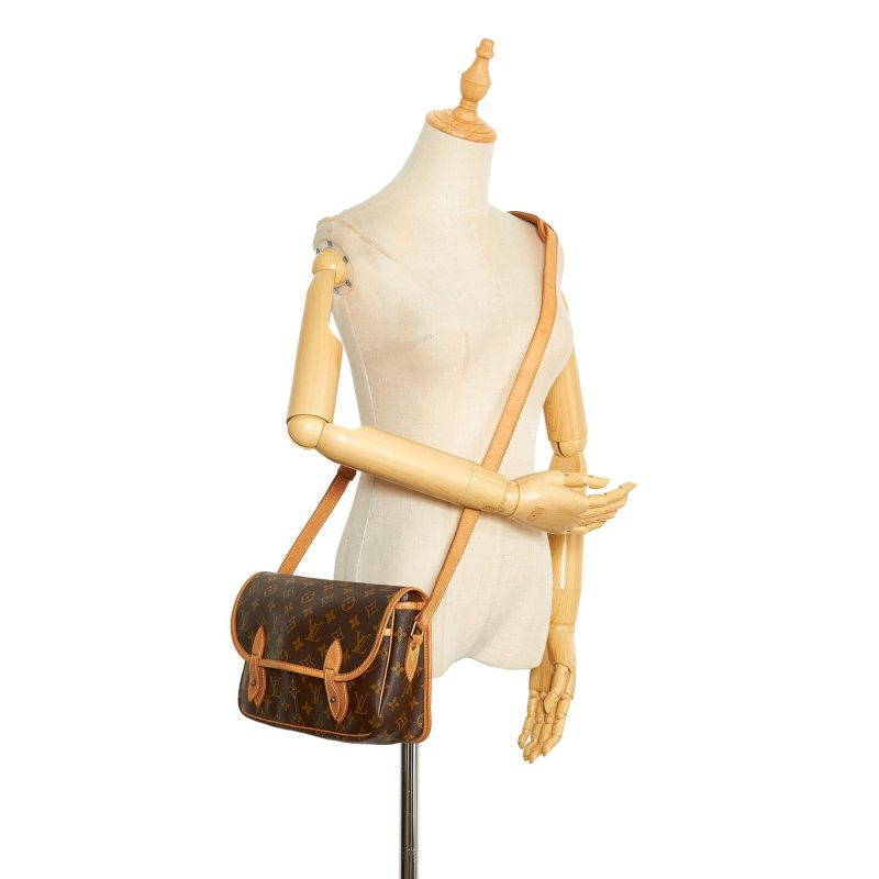 Louis Vuitton Monogram Gibeciere MM (SHG-Lzd3KI) - Image 4