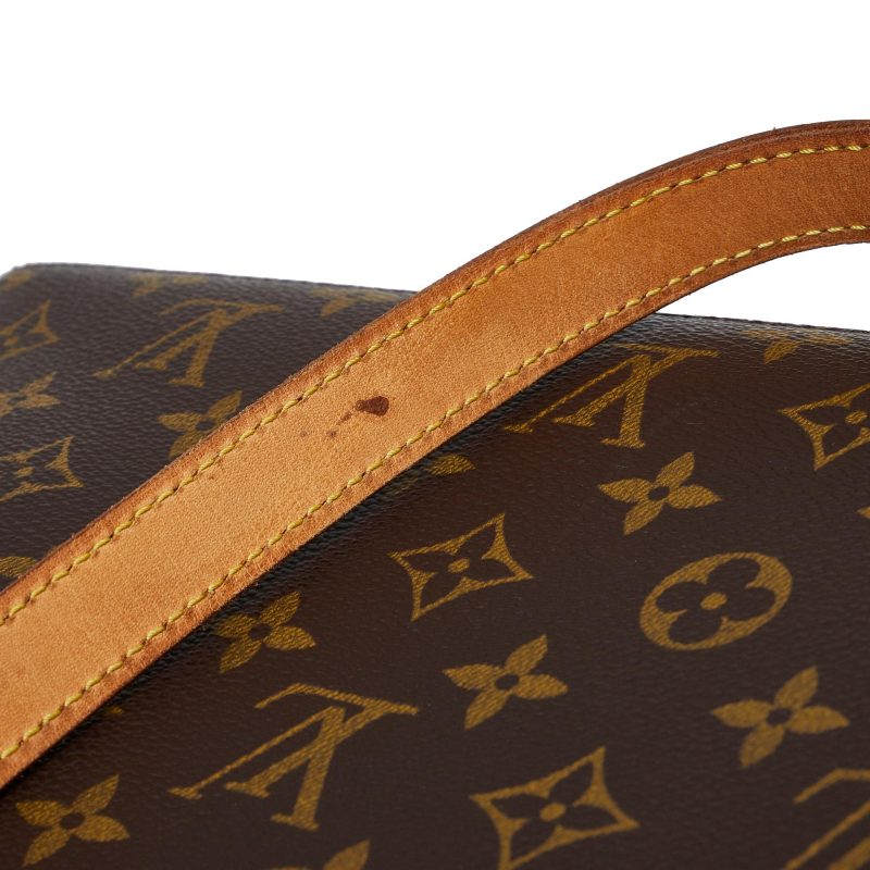 Louis Vuitton Monogram Luco (SHG-Hee5bx) - Image 10