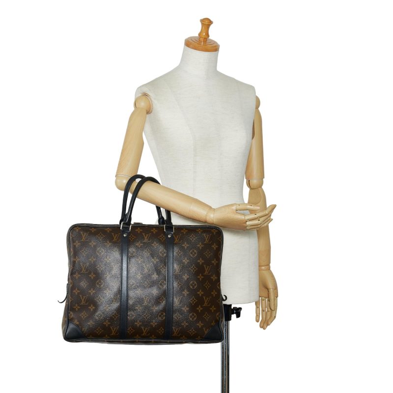 Louis Vuitton Monogram Macassar Porte-Documents Voyage GM (SHG-xbjdQX) - Image 4