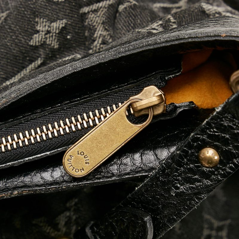 Louis Vuitton Monogram Mahina XS (SHG-C6A8C5) - Image 8