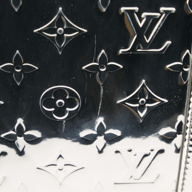 Louis Vuitton Monogram Mirror Sac Plat (SHG-kDIEPs) - Image 9