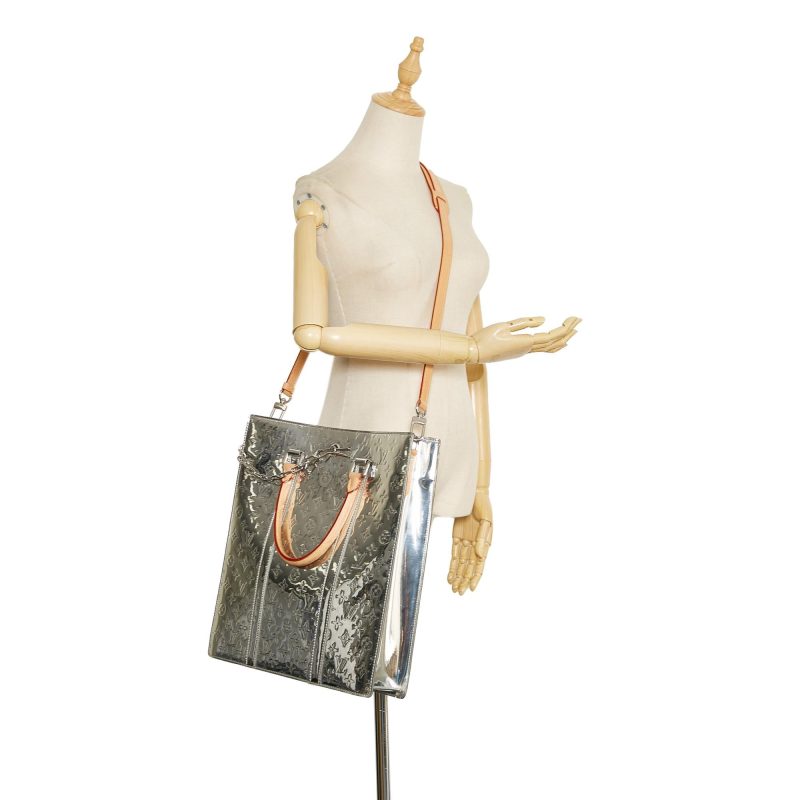 Louis Vuitton Monogram Mirror Sac Plat (SHG-kDIEPs) - Image 10