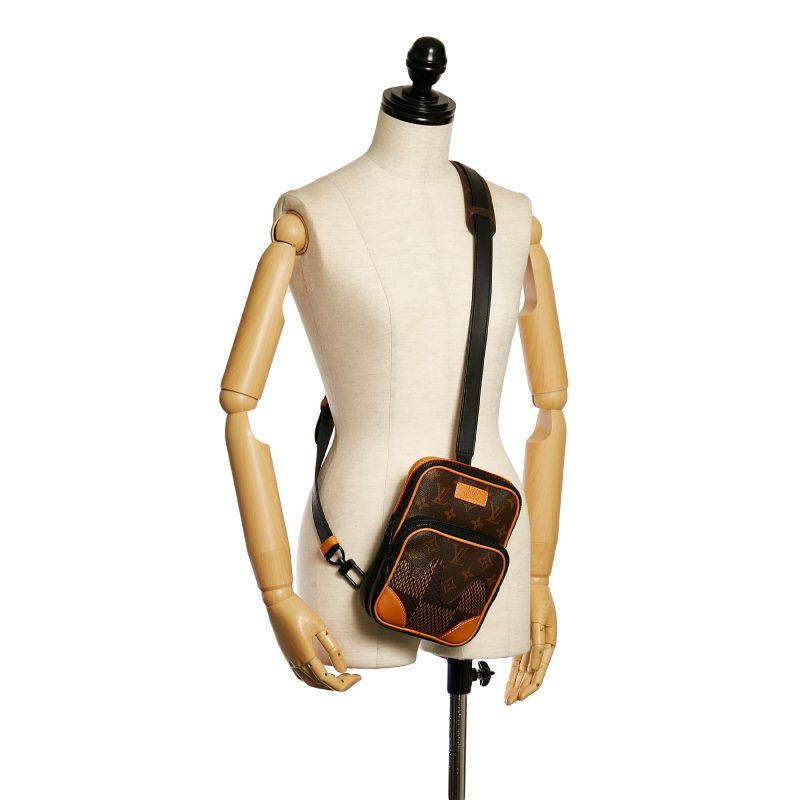 Louis Vuitton Monogram Nigo Danube (SHG-35703) - Image 4