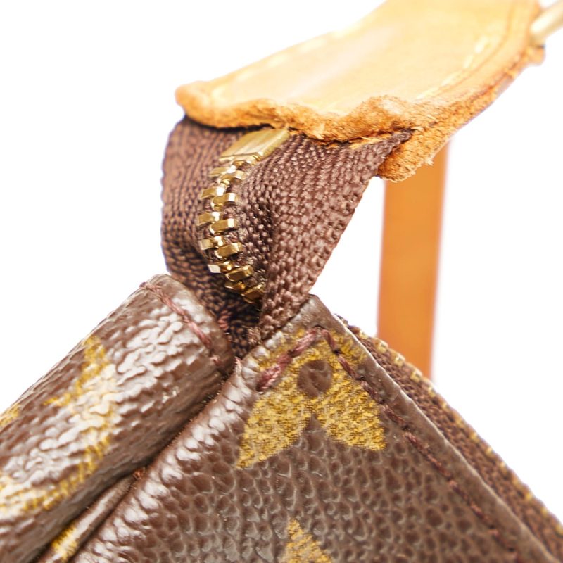 Louis Vuitton Monogram Pochette Accessoires (SHG-37542) - Image 9
