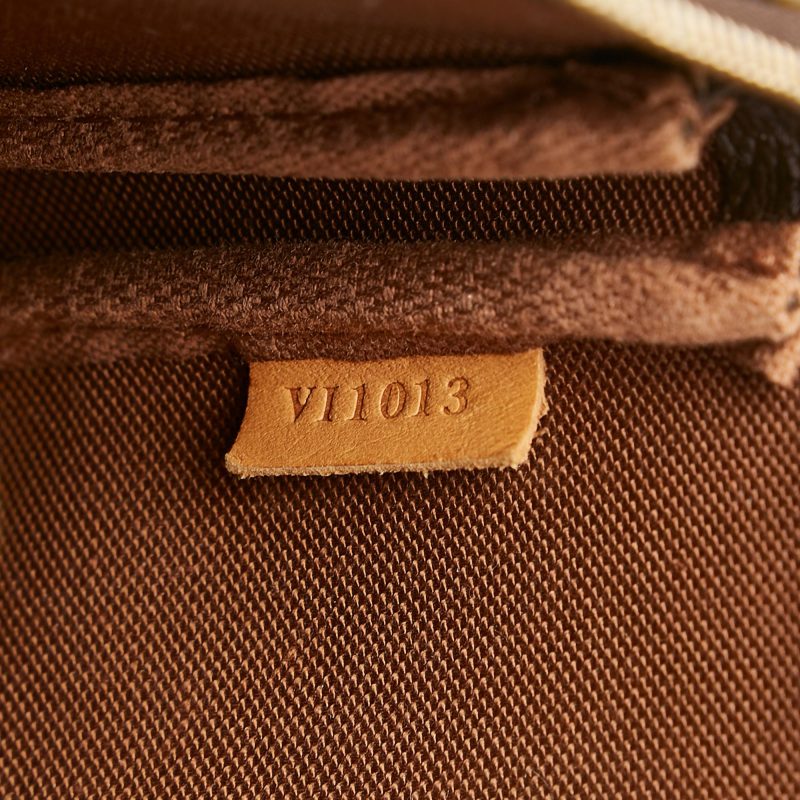 Louis Vuitton Monogram Pochette Accessoires (SHG-44I8TM) - Image 7