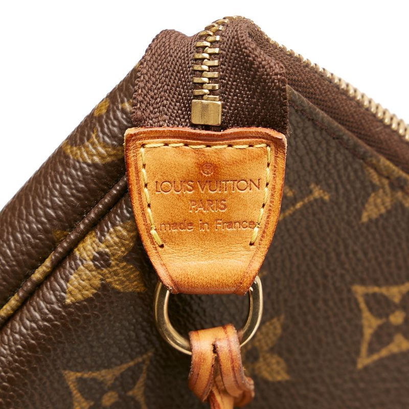 Louis Vuitton Monogram Pochette Accessoires (SHG-44I8TM) - Image 6