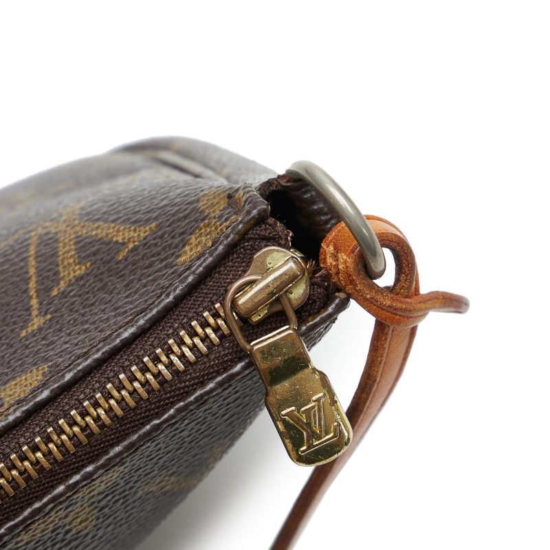 Louis Vuitton Monogram Pochette Accessoires (SHG-PWXR8K) - Image 8