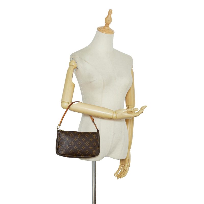 Louis Vuitton Monogram Pochette Accessoires (SHG-BXyLRO) - Image 4