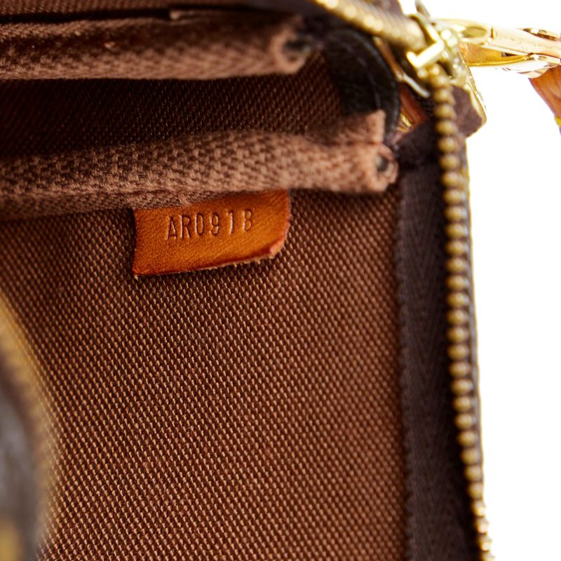 Louis Vuitton Monogram Pochette Accessoires (SHG-3Vk1Tv) - Image 7
