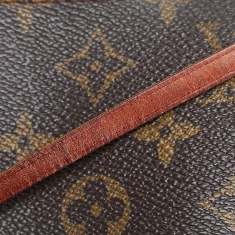 Louis Vuitton Monogram Pochette Accessoires (SHG-WuA3SO) - Image 9