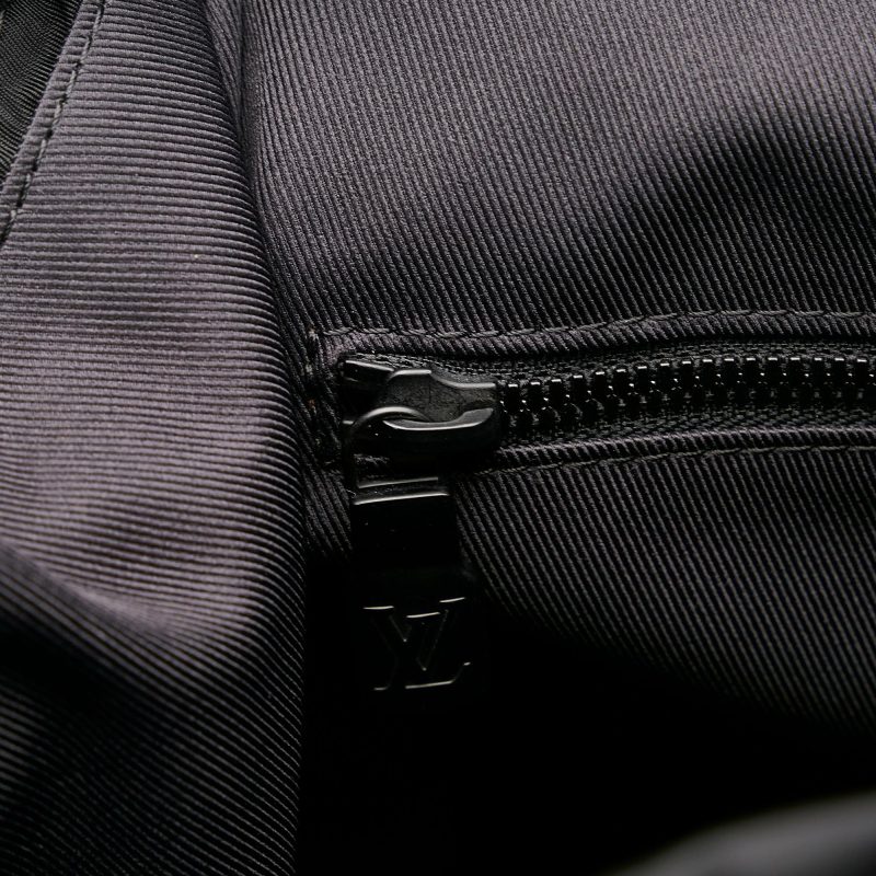 Louis Vuitton Monogram Shadow Discovery (SHG-P9Uz0c) - Image 11