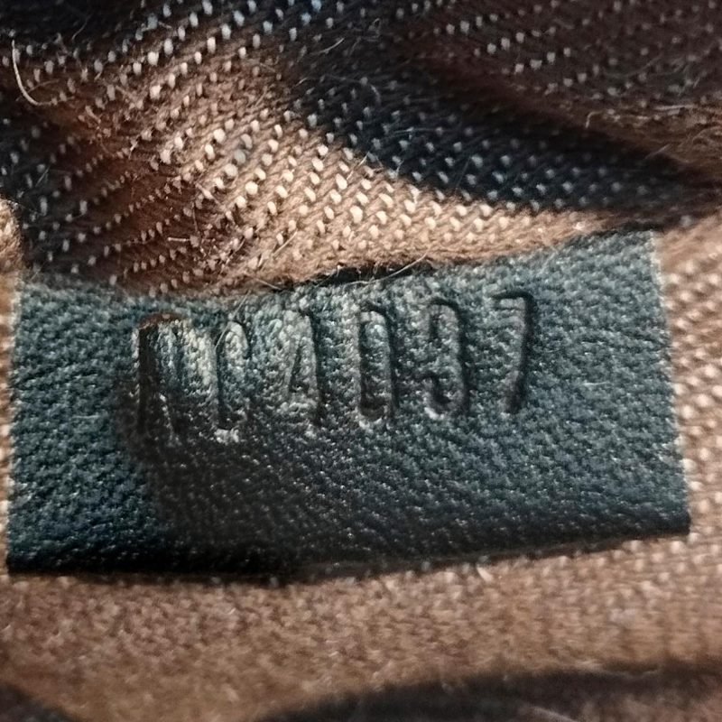 Louis Vuitton Monogram Shearling Thunder (SHG-37132) - Image 7