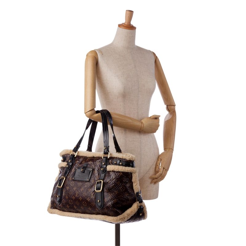 Louis Vuitton Monogram Shearling Thunder (SHG-37132) - Image 4