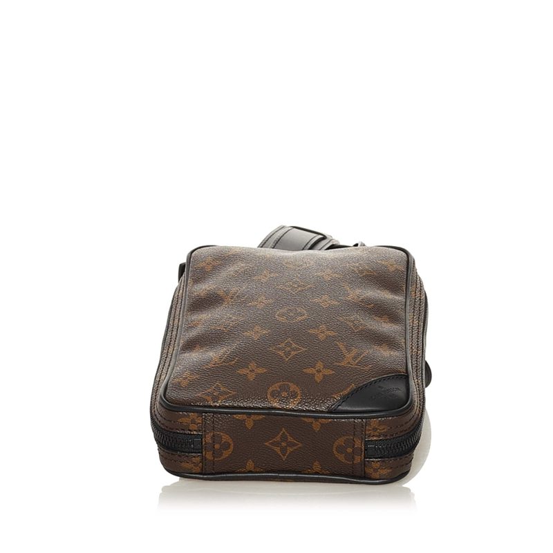 Louis Vuitton Monogram Solar Ray Utility Side Bag (SHG-37822) - Image 3