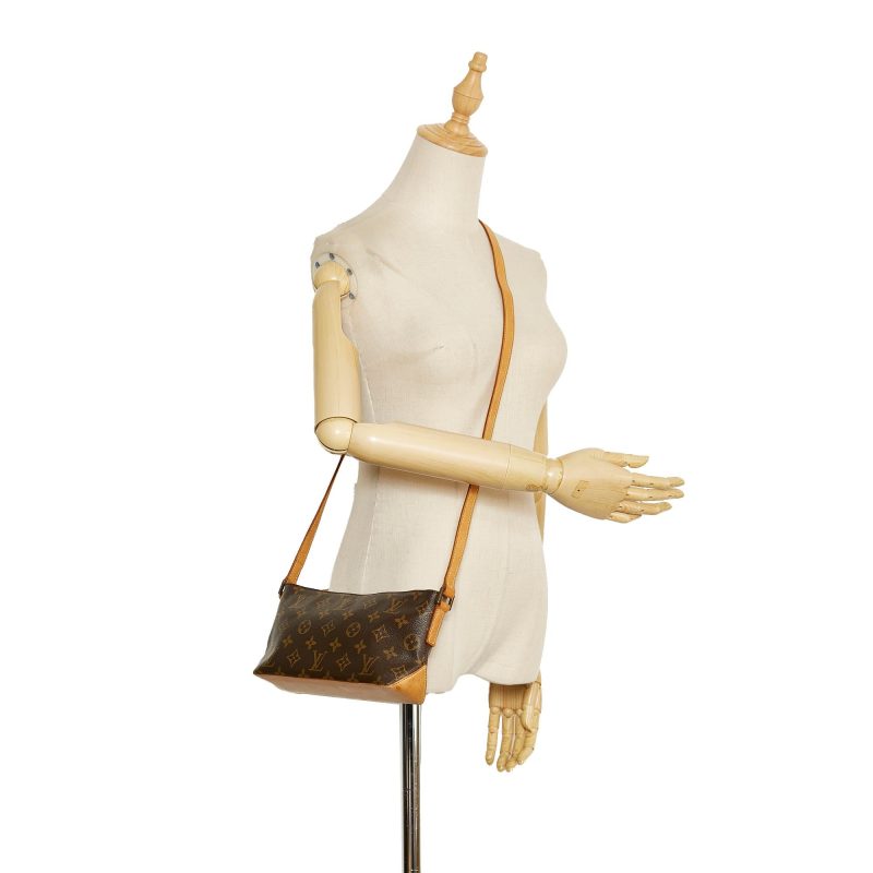 Louis Vuitton Monogram Trotteur (SHG-fqT4ld) - Image 4