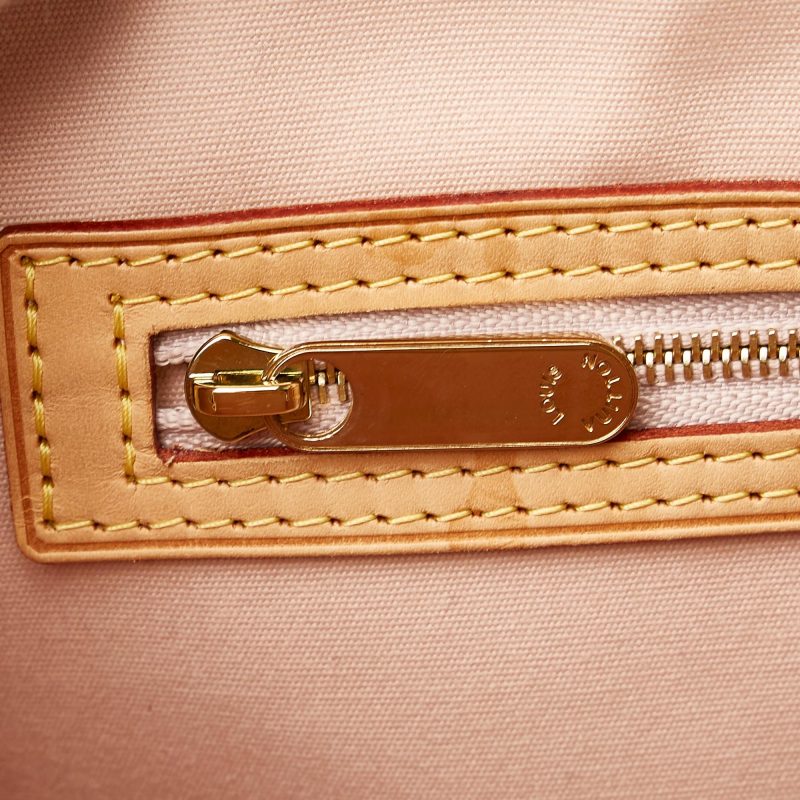 Louis Vuitton Monogram Vernis Brea MM (SHG-EXk7Yz) - Image 9