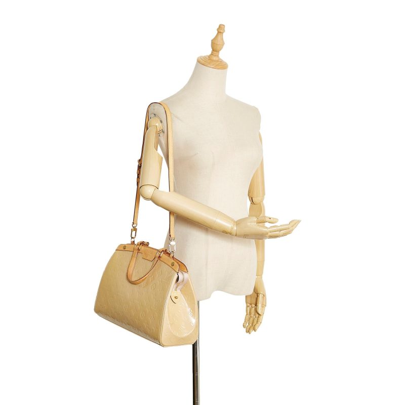 Louis Vuitton Monogram Vernis Brea MM (SHG-EXk7Yz) - Image 4