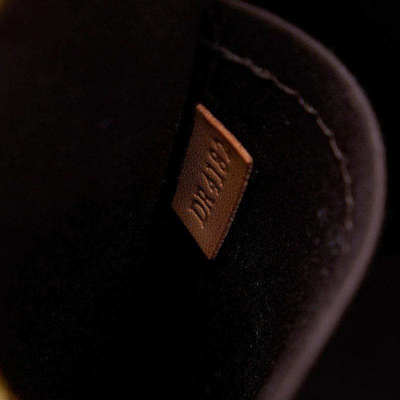 Louis Vuitton Monogram Vernis Brea MM (SHG-mhzUxd) - Image 7