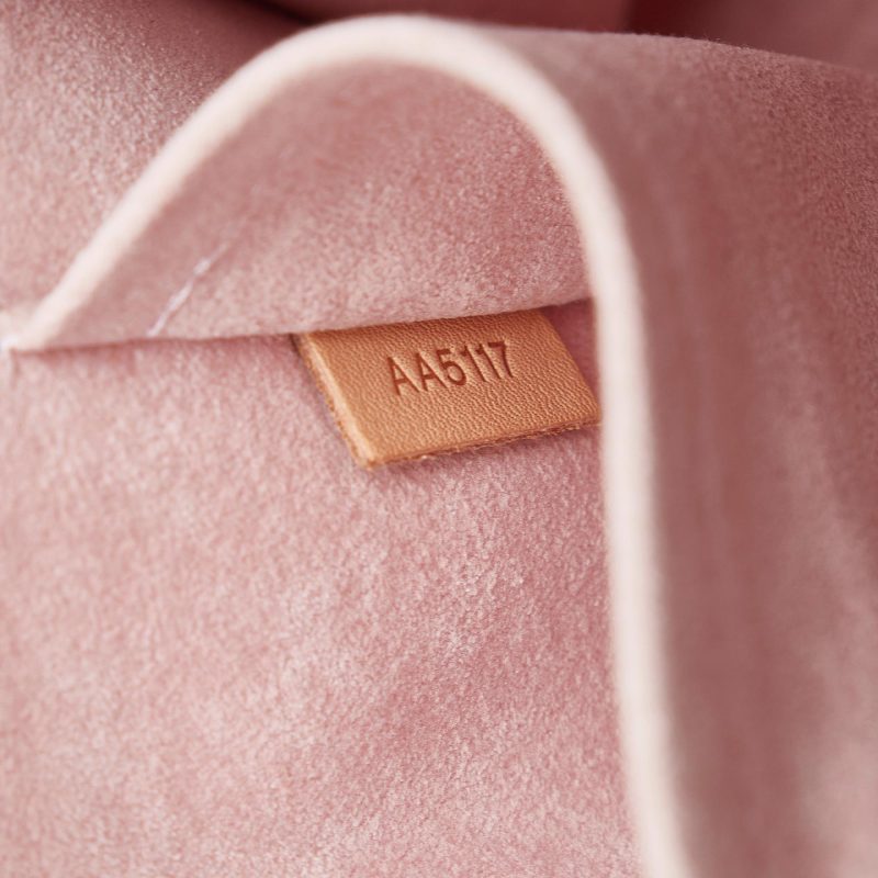 Louis Vuitton Monogram Vernis Neo Triangle (SHG-5RqZDG) - Image 6