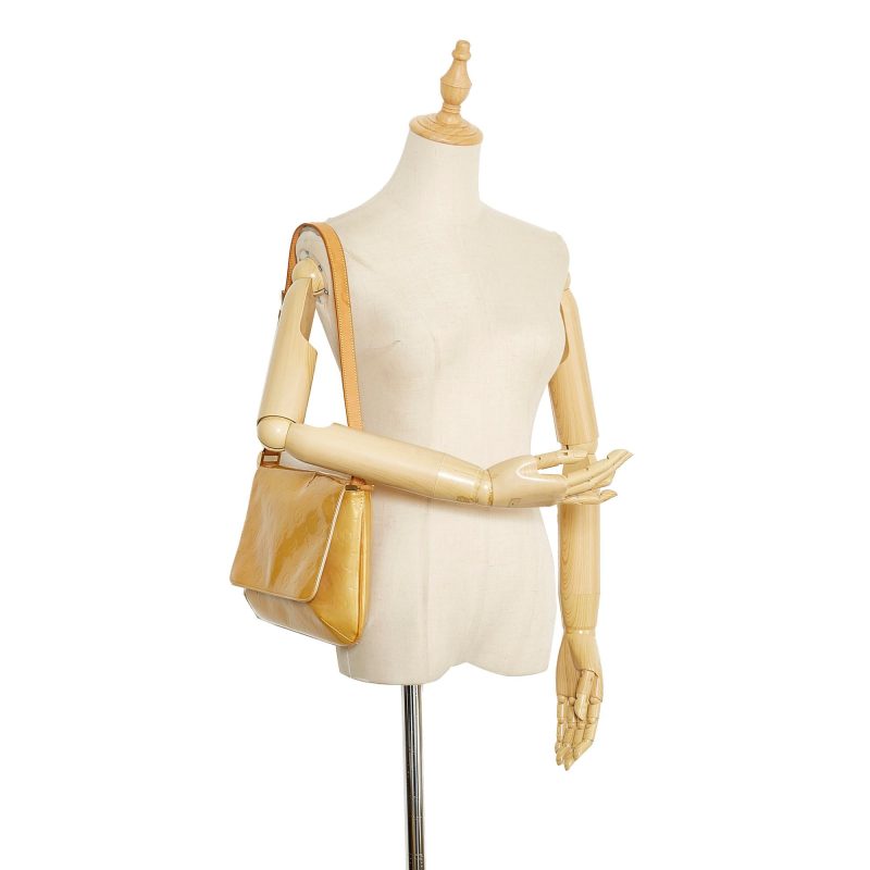 Louis Vuitton Monogram Vernis Thompson Street (SHG-GShAnw) - Image 4