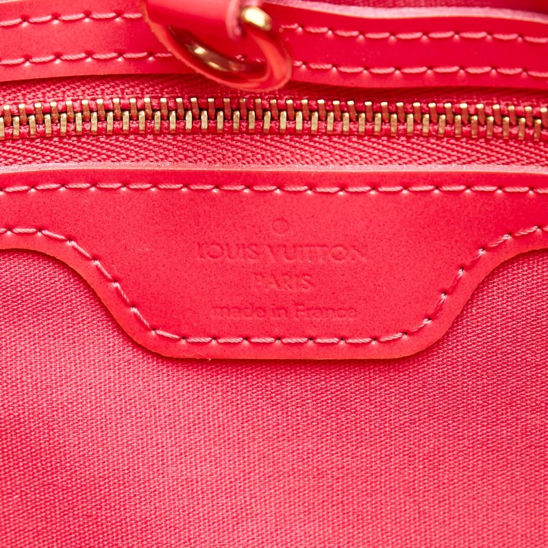Louis Vuitton Monogram Vernis Wilshire PM (SHG-YVHE6k) - Image 6