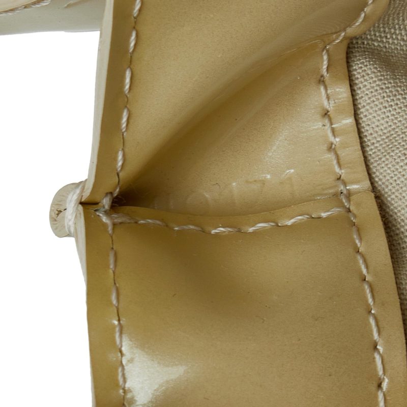 Louis Vuitton Monogram Vernis Wilshire PM (SHG-d7KIiW) - Image 7