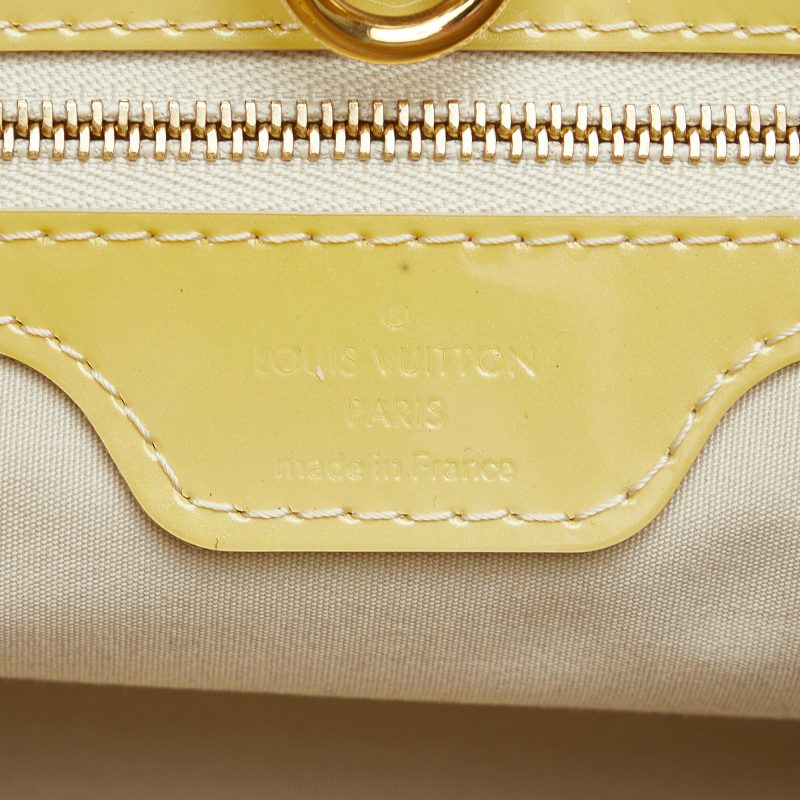 Louis Vuitton Monogram Vernis Wilshire PM (SHG-f7I76y) - Image 6