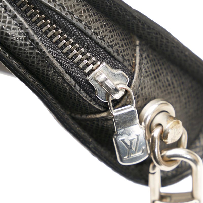 Louis Vuitton Taiga Baikal (SHG-W4Ekdo) - Image 9