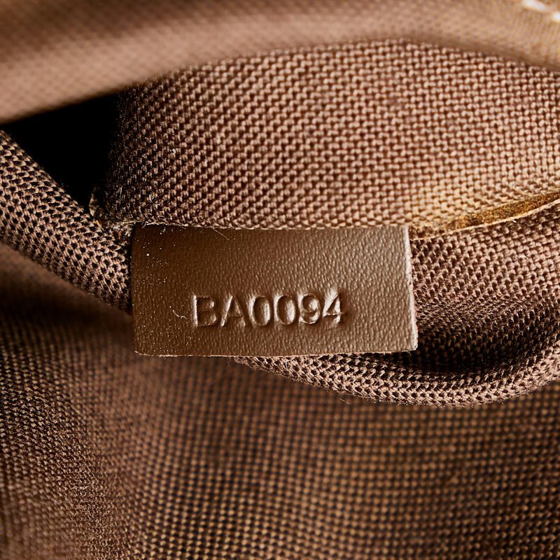 Louis Vuitton Taiga Beloukha (SHG-33800) - Image 7