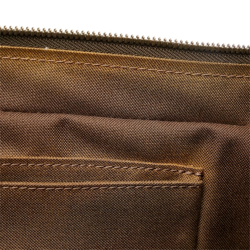 Louis Vuitton Taiga Beloukha (SHG-33800) - Image 9