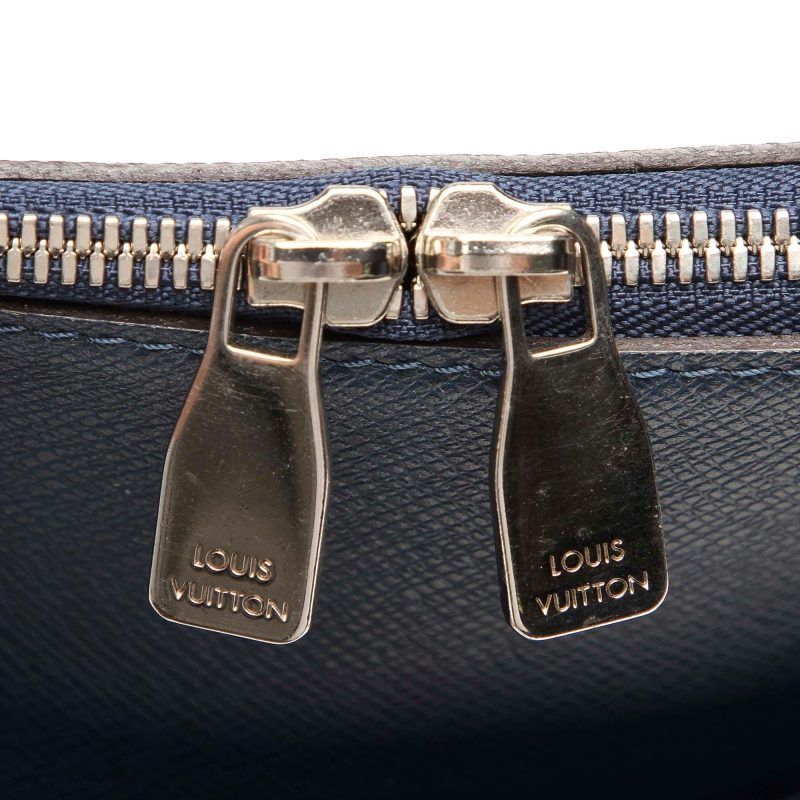 Louis Vuitton Taiga Grigori MM (SHG-37404) - Image 8