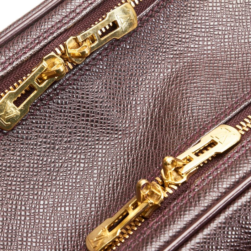 Louis Vuitton Taiga Reporter PM (SHG-37405) - Image 9