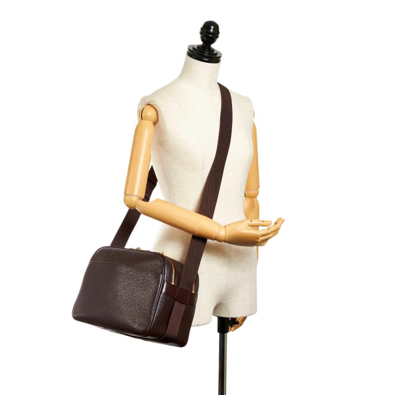Louis Vuitton Taiga Reporter PM (SHG-37405) - Image 4