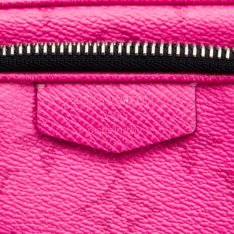 Louis Vuitton Taigarama Outdoor Pouch (SHG-iiVDLE) - Image 7