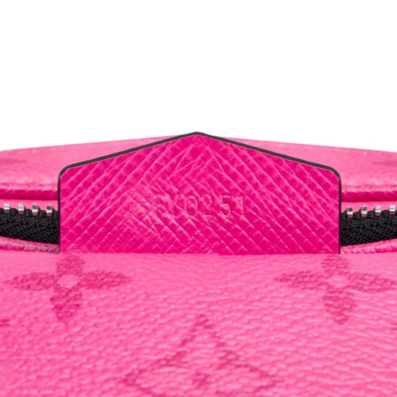 Louis Vuitton Taigarama Outdoor Pouch (SHG-iiVDLE) - Image 8