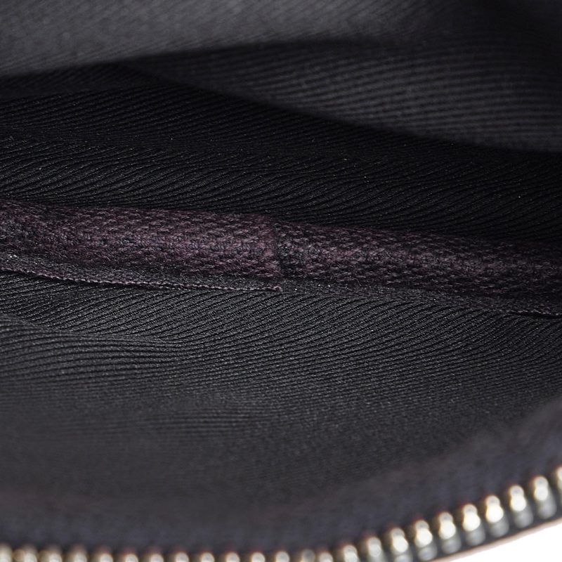 Louis Vuitton Taigarama Outdoor Pouch (SHG-iiVDLE) - Image 6