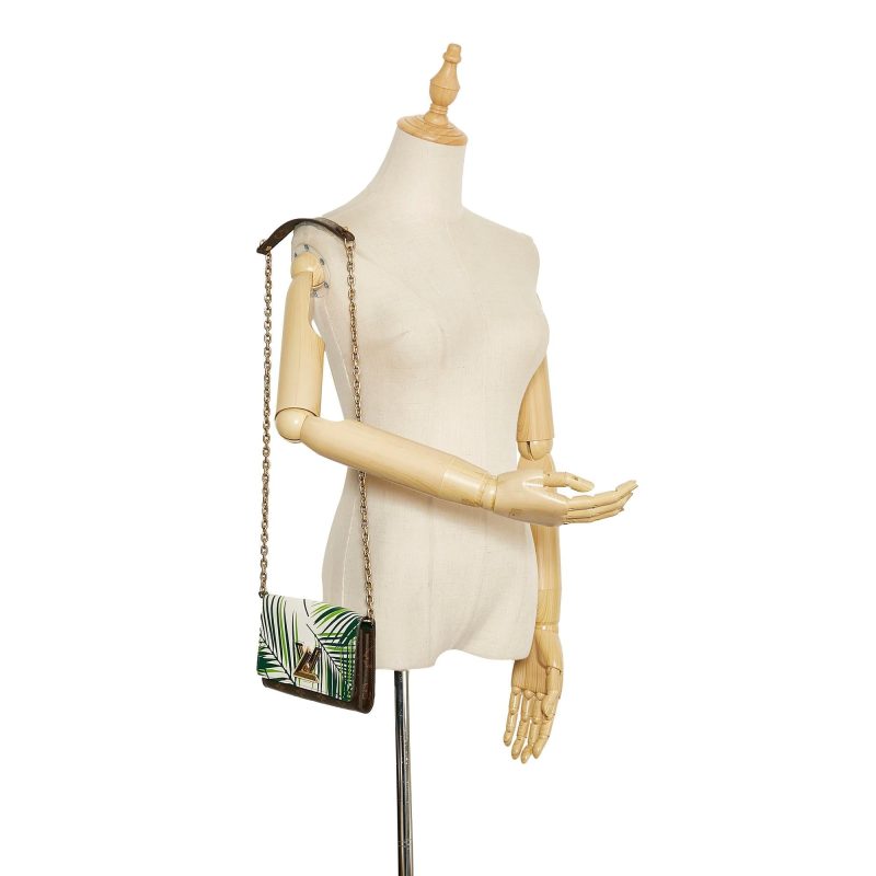 Louis Vuitton Twist Chain Monogram Palm Springs (SHG-xt7yhS) - Image 4