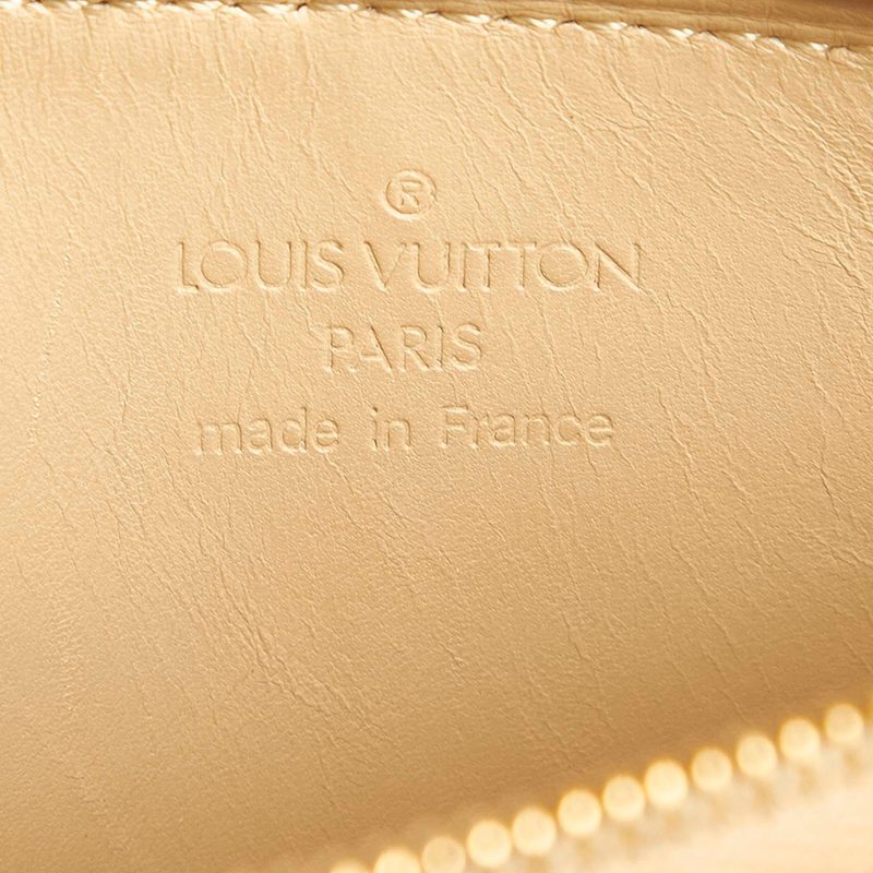 Louis Vuitton Vernis Pochette Accessoires (SHG-32176) - Image 6