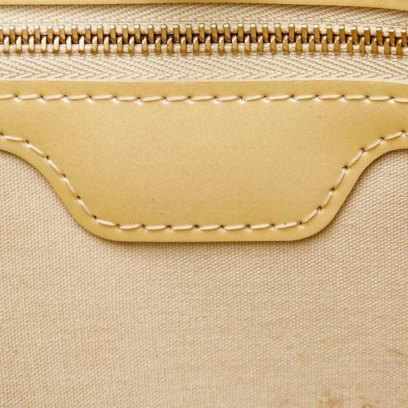 Louis Vuitton Vernis Wilshire PM (SHG-35247) - Image 6