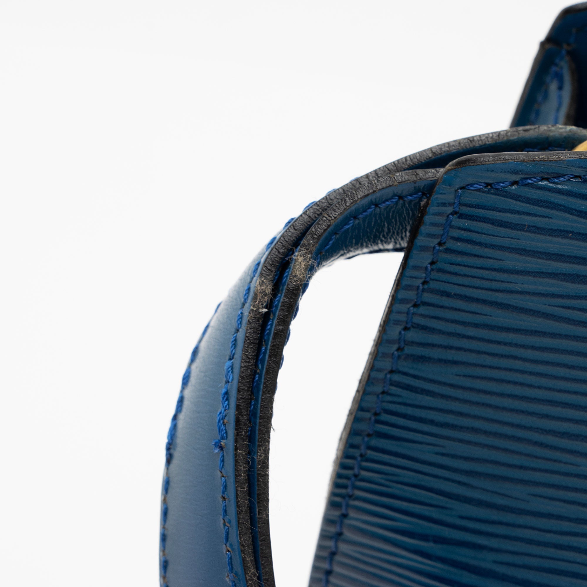 Louis Vuitton Vintage Epi Leather Cluny Shoulder Bag (SHF-52pSSf) - Image 18