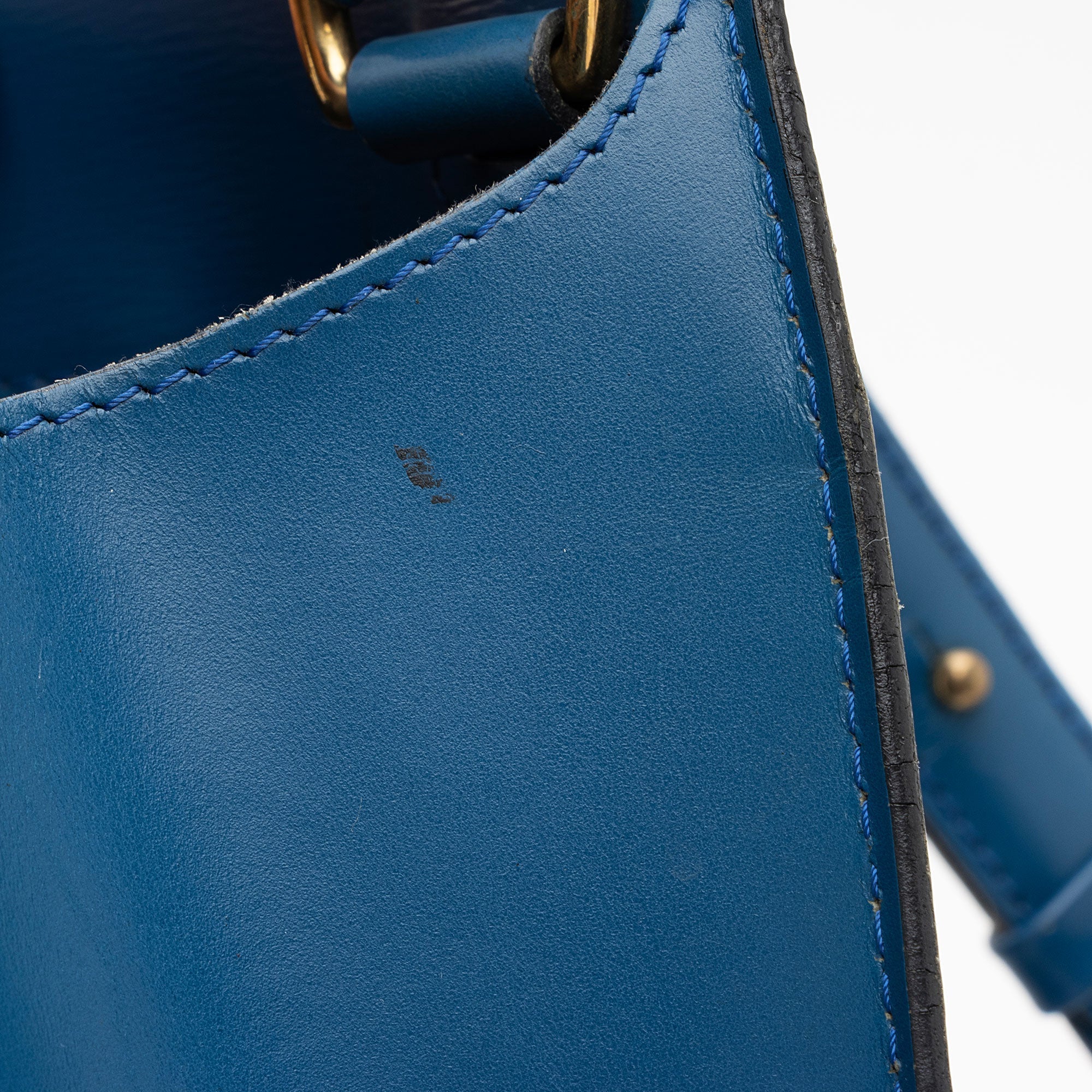Louis Vuitton Vintage Epi Leather Cluny Shoulder Bag (SHF-52pSSf) - Image 11